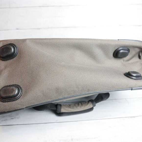 Eddie Bauer Travel Carry On Bag Overnight Small Duffle Olive Army Green - Picture 11 of 12